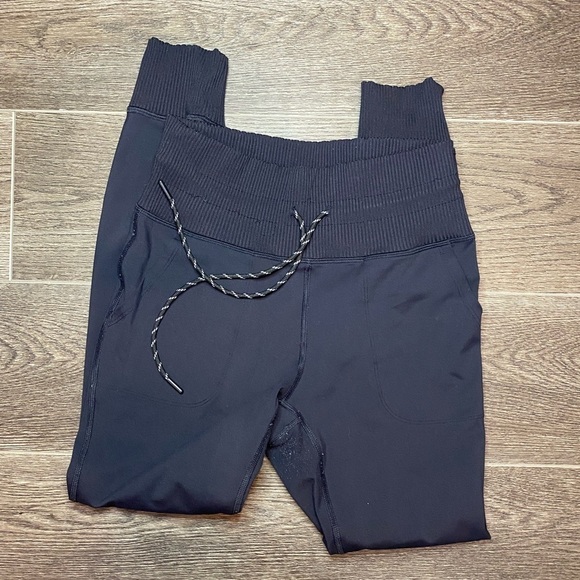 Avalanche sweater purple women’s size small and medium pants - Picture 9 of 14